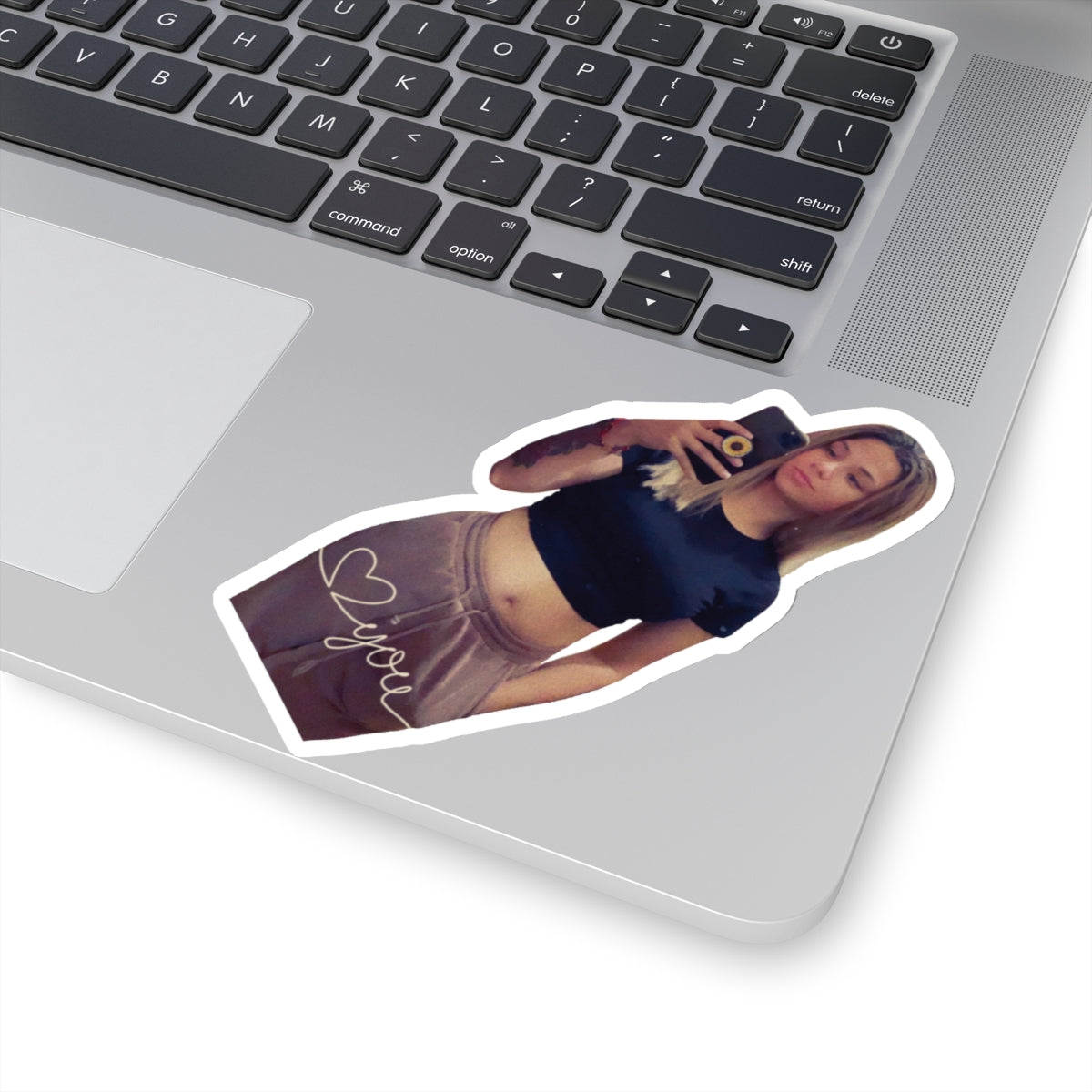 114-4457721-7209061_33-removebg-preview