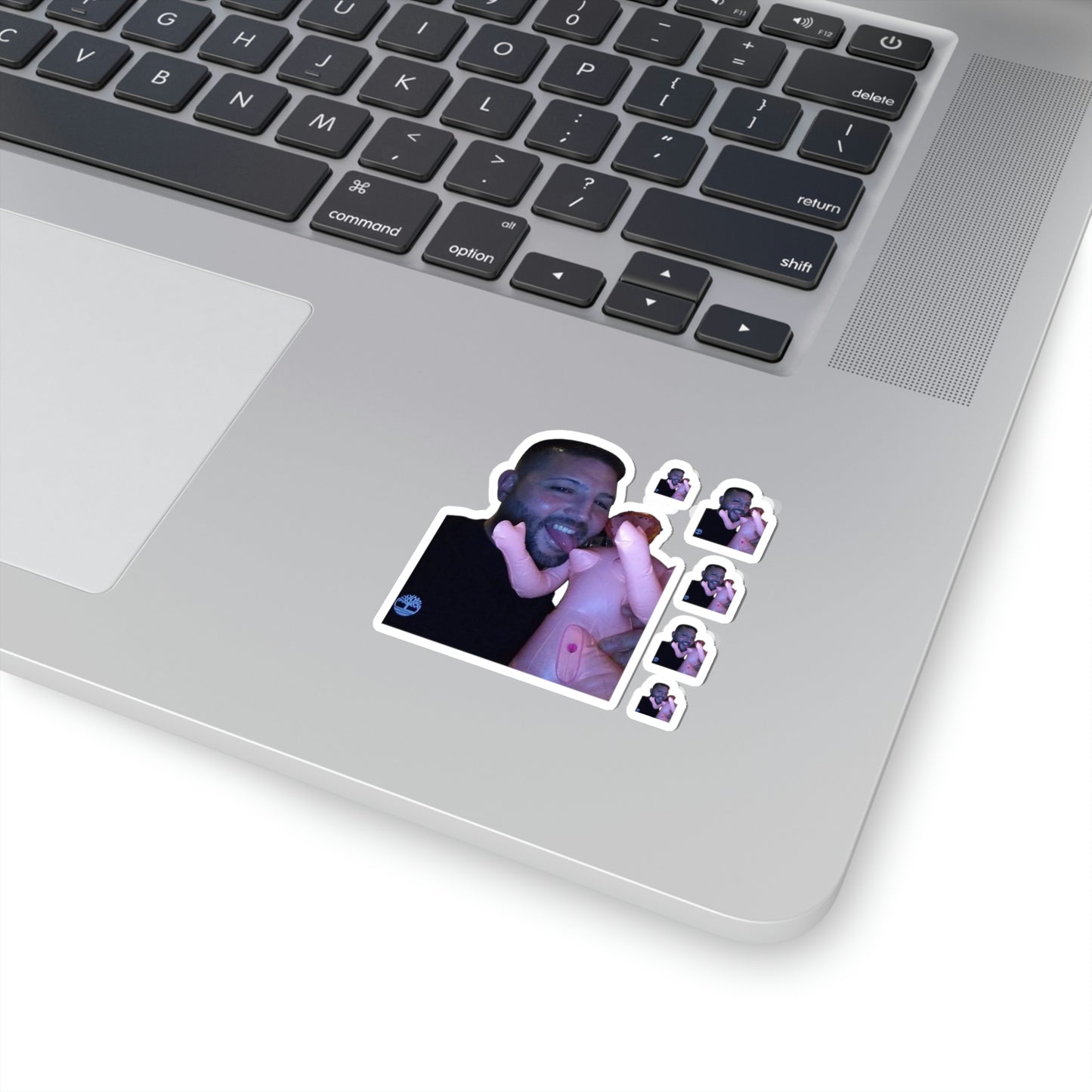 113-3044012-3957854_22-removebg-preview